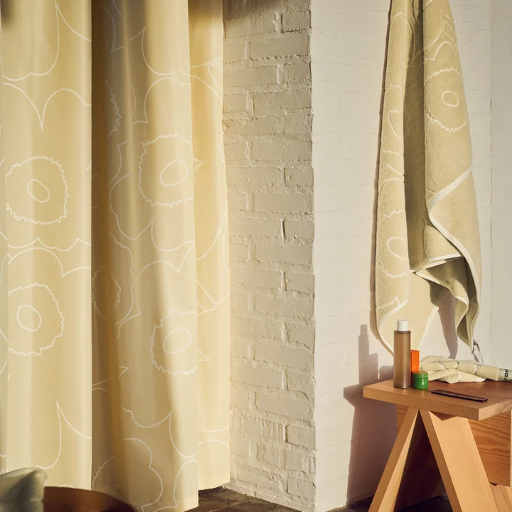 Marimekko - Piirto Unikko Badetuch, 100 x 160 cm, straw / off-white 