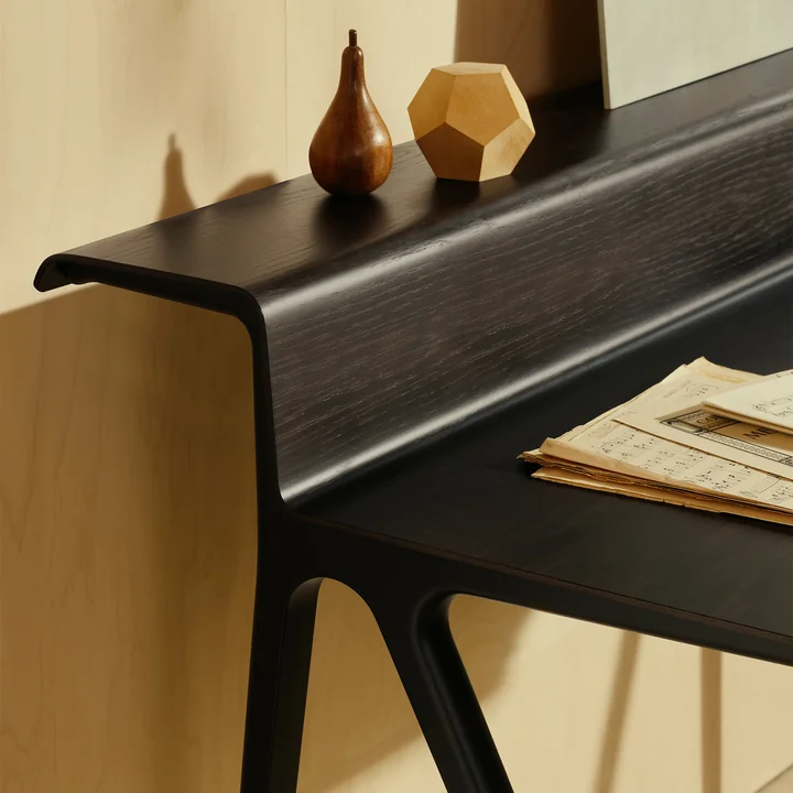 Vitra - Courier Schreibtisch, Eiche dunkel / tiefschwarz