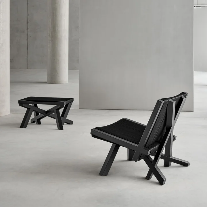 ClassiCon - Volkshaus Lounge Chair und Hocker, Eiche schwarz gebeizt / schwarz 