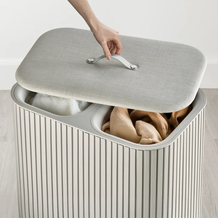 Joseph Joseph - Tota Twin Luxe Wäschetrennkorb mit zwei Fächern 90 l, Bambus ecru