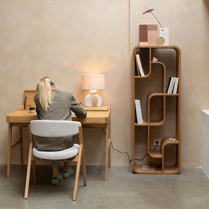 Zuiver - Kaat Schreibtisch und Seven Regal, Eiche