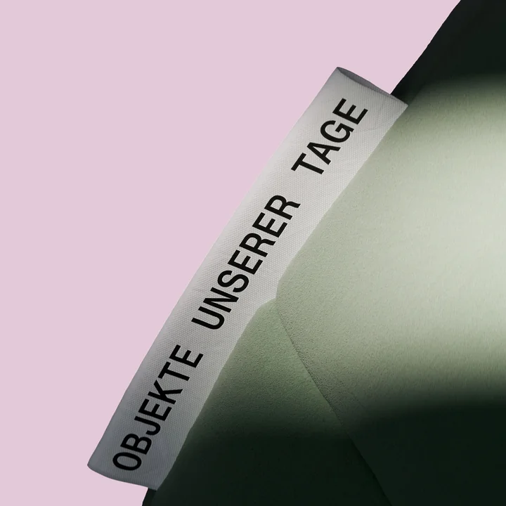 OUT Objekte unserer Tage - Henn Sofa & Pouf