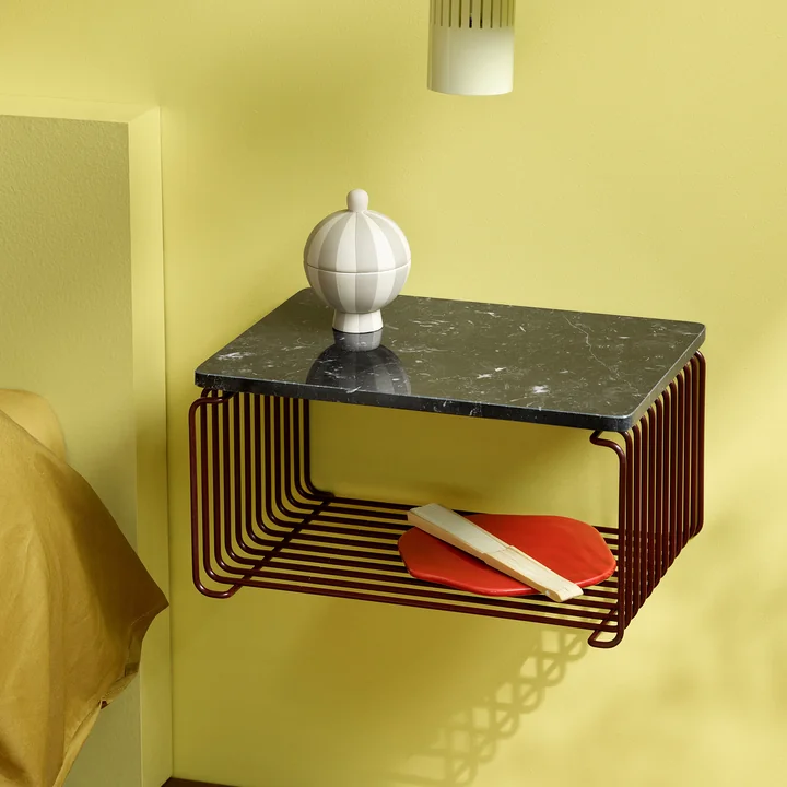 Montana - Panton Wire Half Height Regal 25,7 cm, schwarz-rot mit Abdeckplatte, Marmor