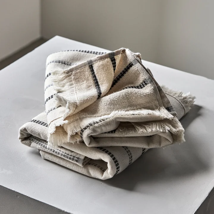 Meraki - True Handtuch, 100 x 50 cm, off-white / schwarz (2er-Set)