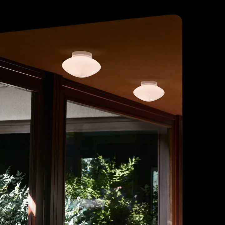 &Tradition - Mist AP22 Deckenleuchte / Wandleuchte, Ø 25 cm, matt weiß