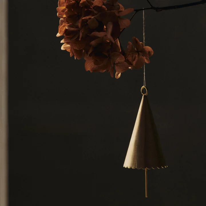 Ferm Living - Cone Bell Weihnachtsschmuck, Messing