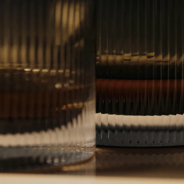 Ferm Living - Ripple Trinkglas, smoked grey (2er-Set)