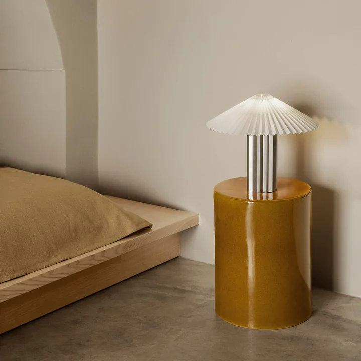 Taite Tischleuchte, lily white von Blomus