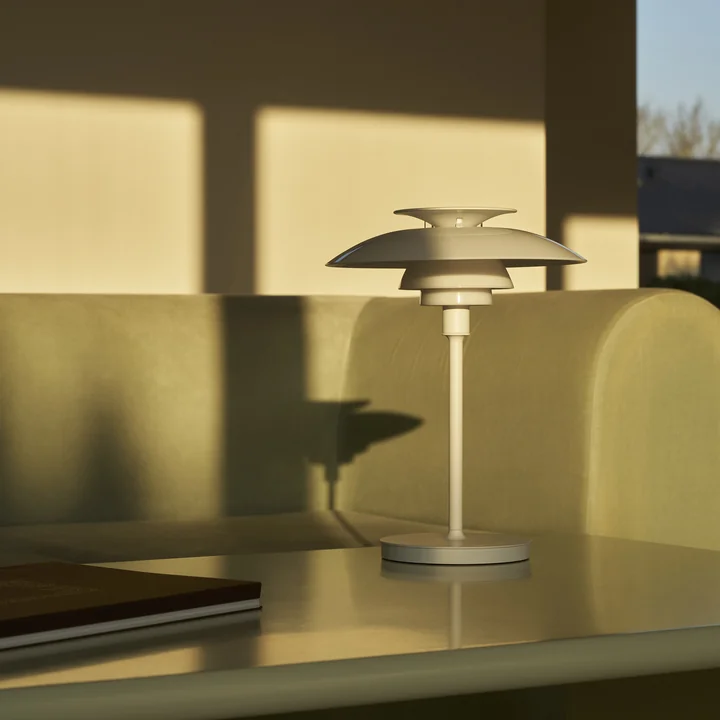 Louis Poulsen - PH80 Portable Akku LED-Tischleuchte, opalweiß / weiß