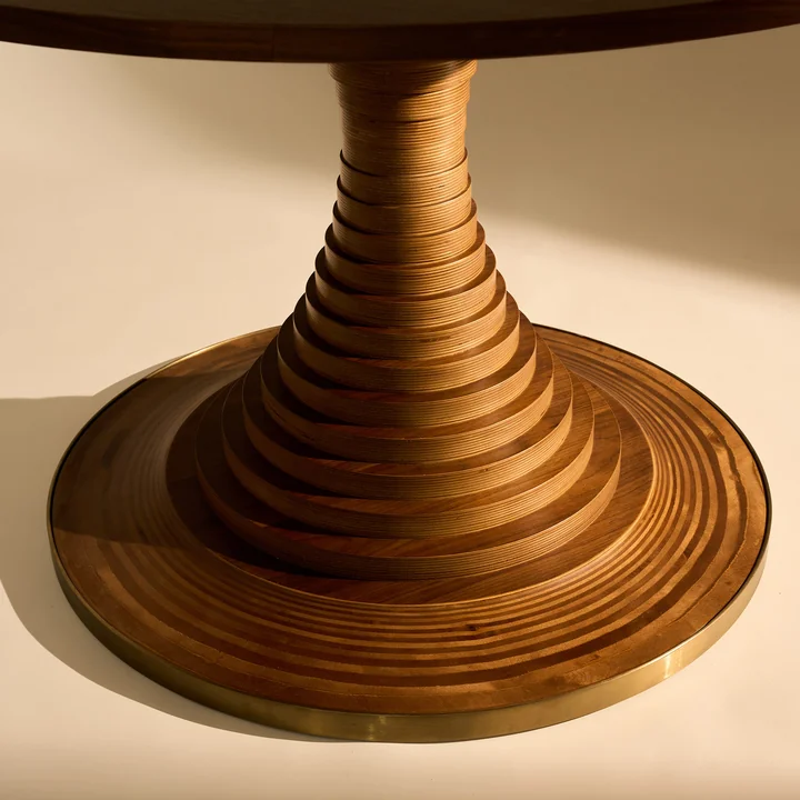 Gubi - Tavolo a Dischi Esstisch, amerikanischer Nussbaum