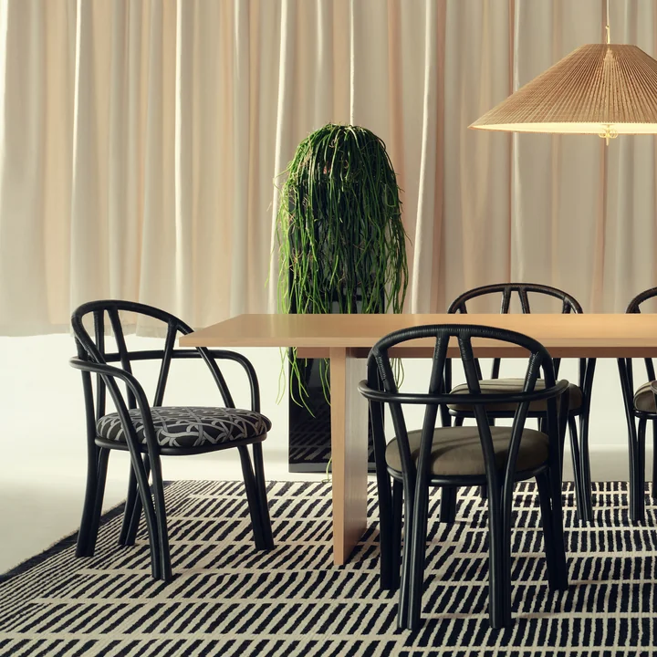 Gubi - Bistra Armlehnstuhl