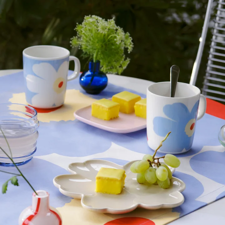 Marimekko - Oiva Juhla Unikko Becher mit Henkel, 250 ml, white / lt.blue / orange red (2er-Set)