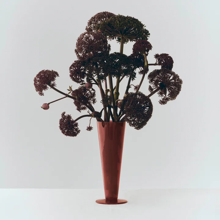 HAY - Conical Vase M, Ø 8,3 x H 23 cm, rose and dark red