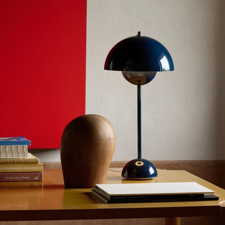 &Tradition - FlowerPot Tischleuchte VP3, stahlblau