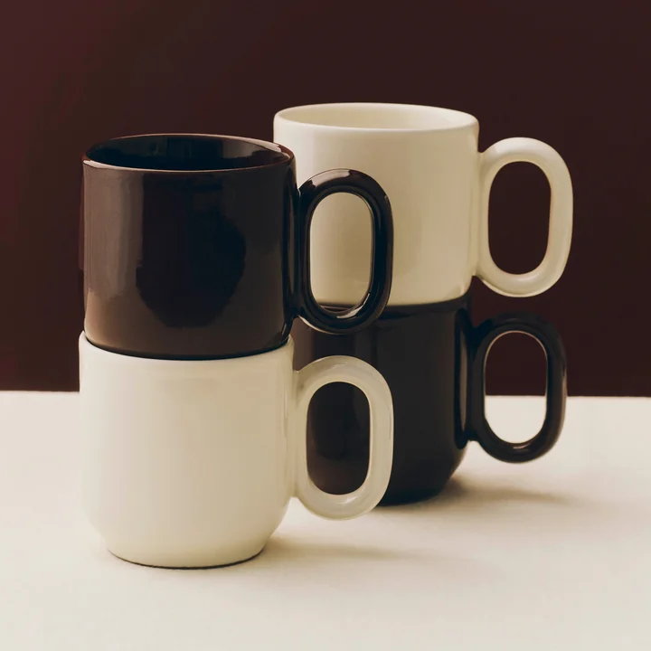HAY - Barro Becher mit Henkel, burgundy und off-white