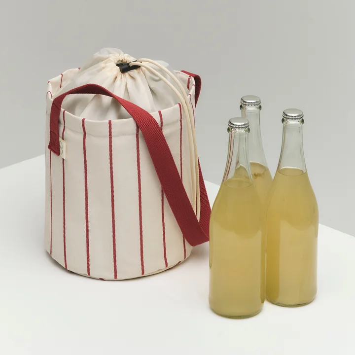 HAY - Outdoor Market Flaschentasche M, beige mit roten Streifen