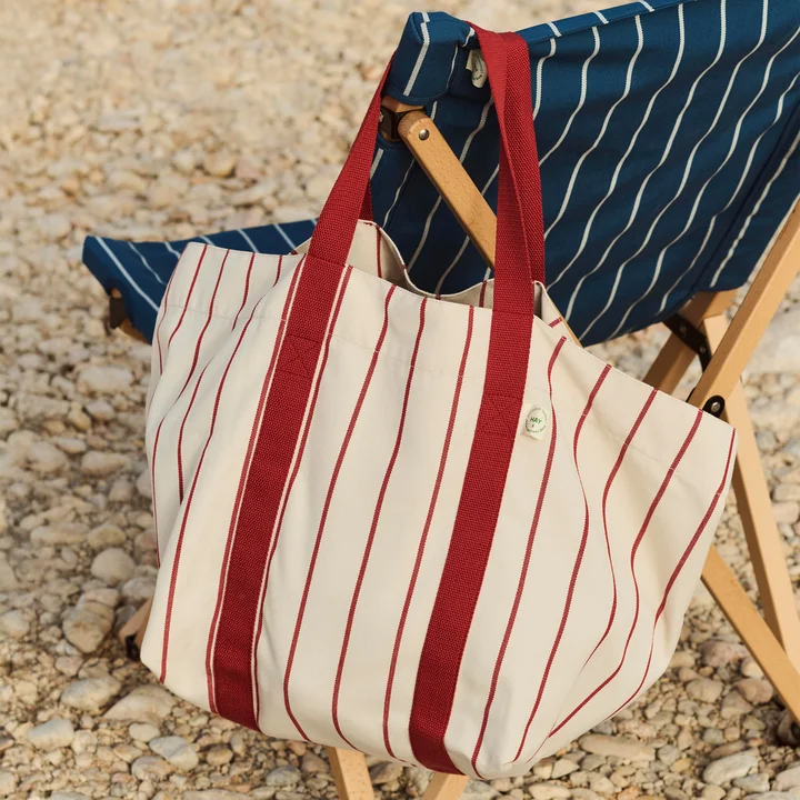 HAY - Outdoor Market Picknick Tasche M, beige mit roten Streifen