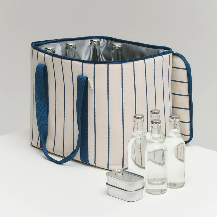 HAY - Outdoor Market Kühltasche M, beige mit blauen Streifen
