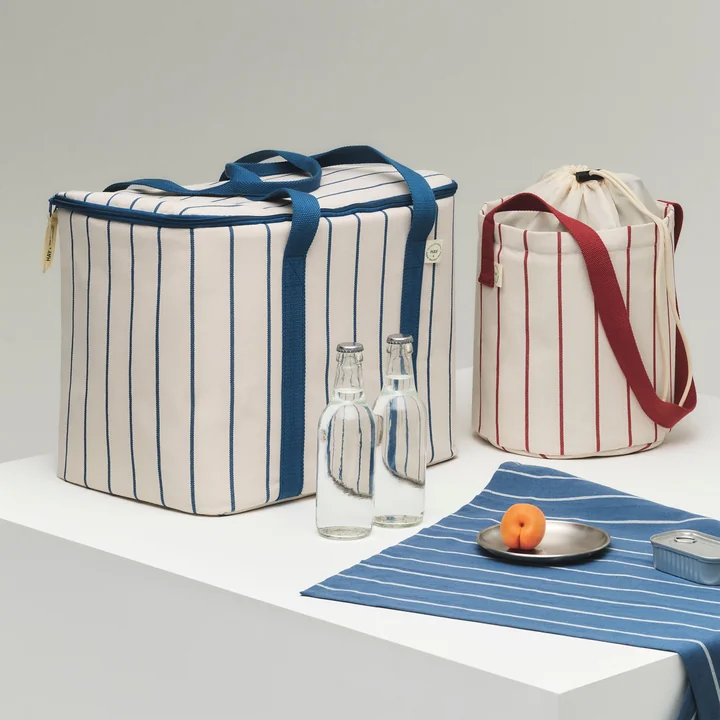 HAY - Outdoor Market Kühltasche M, beige mit blauen Streifen