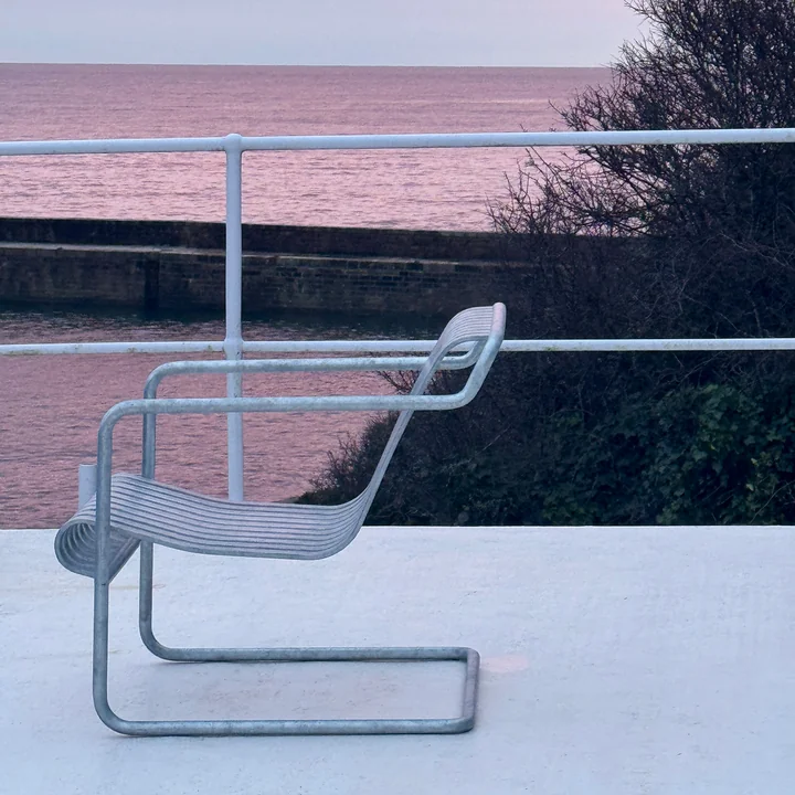 HAY - Palissade Cantilever Lounge Chair Low, hot galvanised