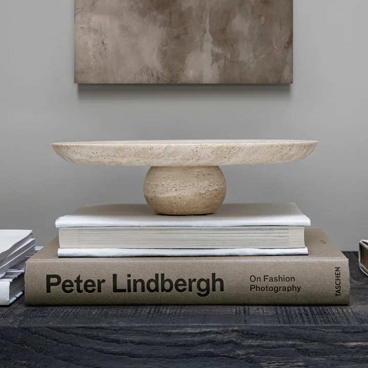 Mette Ditmer - Travertine Pedestal Tablett, leinen