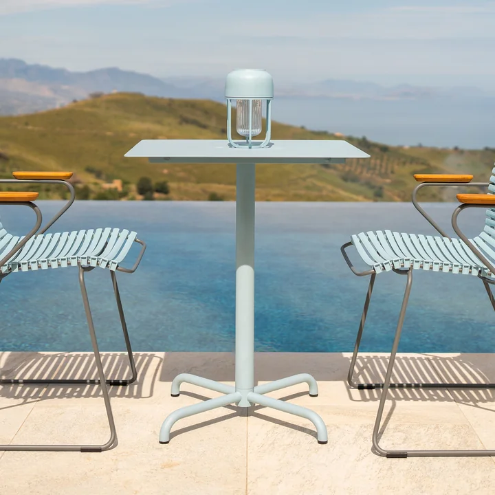 HOUE - Pico Gartentisch, 60 x 60 cm, Gestell 4-Stern, eisblau