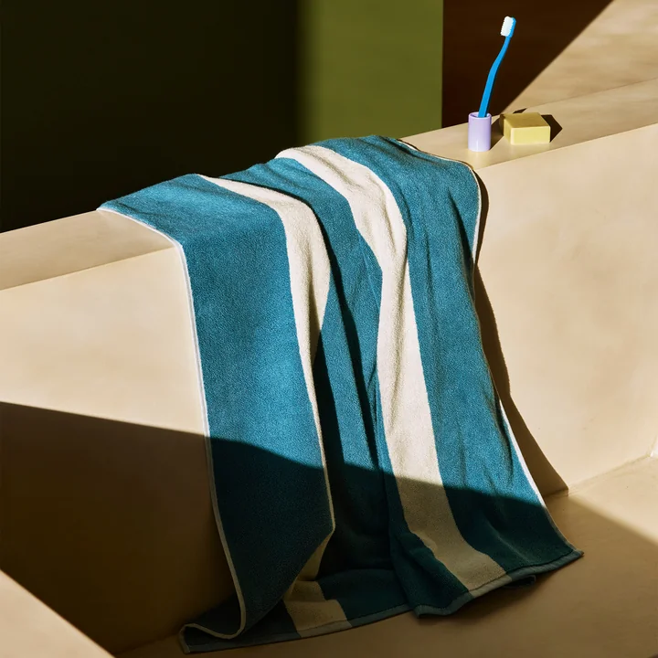 HAY - Stripe Badelaken 100 x 150 cm, petrol blue