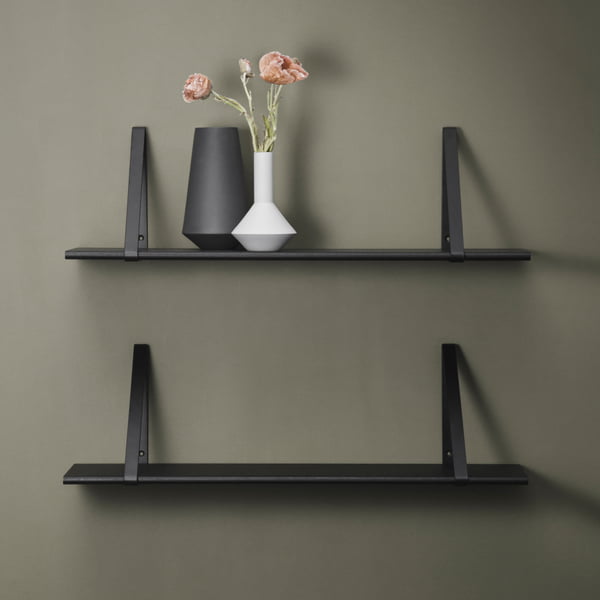 Sculpt Vasen auf Shelf Hangers Regalsystem von ferm Living