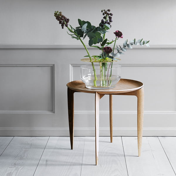 Designer-Vase Ikebana auf Beistelltisch von Fritz Hansen