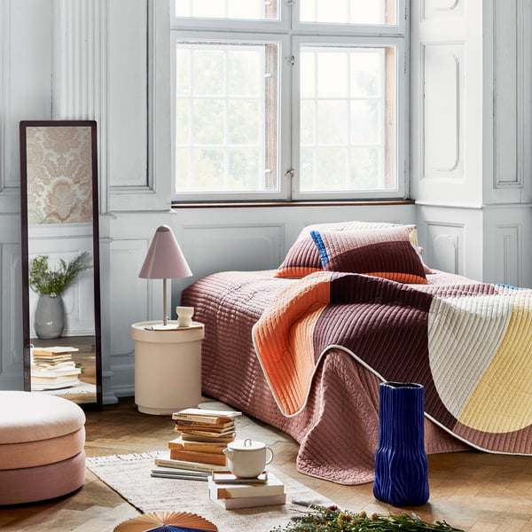 Gemütliches und modernes Schlafzimmer mit Textilien von Broste Copenhagen