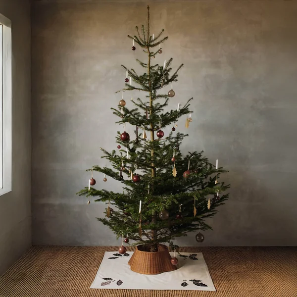 Ferm Living - Braided Christbaum-Umrandung, natur